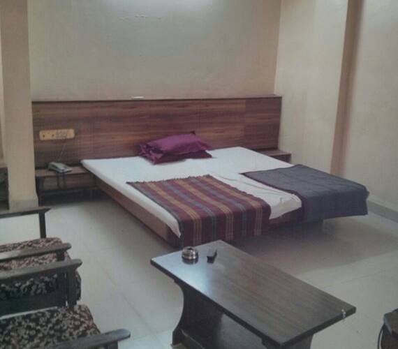 Sant Plaza Hotel, Indore 1